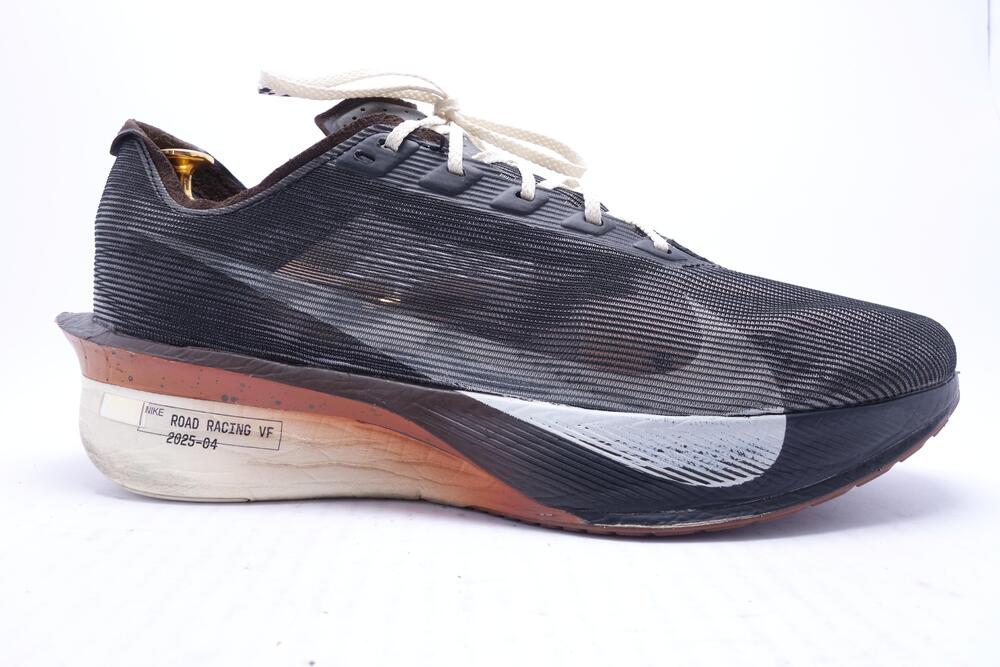Nike Vaporfly 04 Road Racing VF Shoes Mens Size 11.5 Running Sneakers IH4453-220
